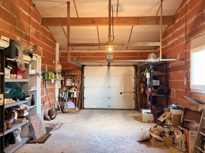 Image No.19-5 Bed House for sale