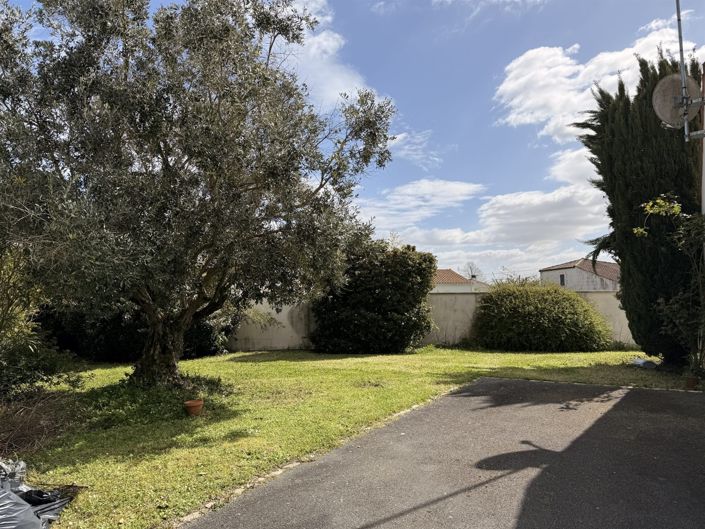 Image No.20-5 Bed House for sale