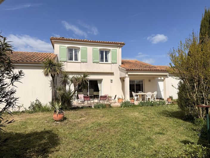 Image No.21-5 Bed House for sale