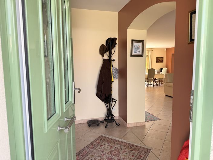 Image No.23-5 Bed House for sale