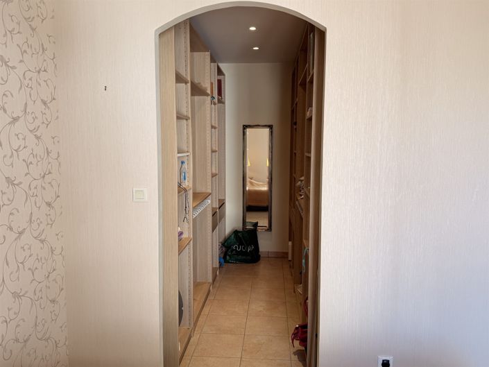 Image No.26-5 Bed House for sale