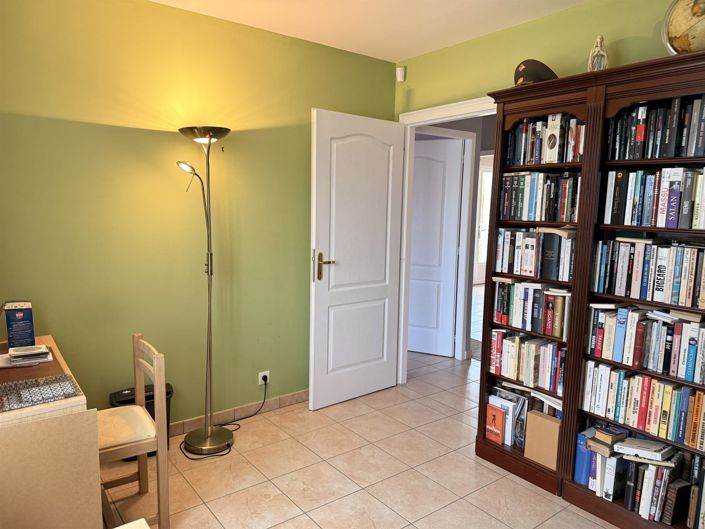 Image No.28-5 Bed House for sale