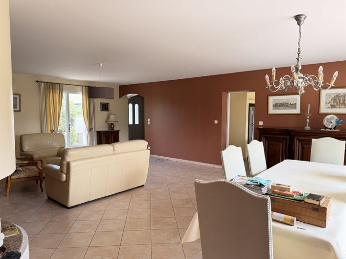 Image No.5-5 Bed House for sale