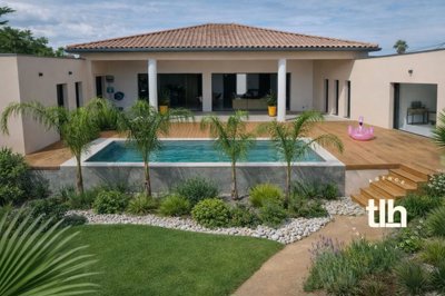 1 - Aigues-Mortes, Propriété