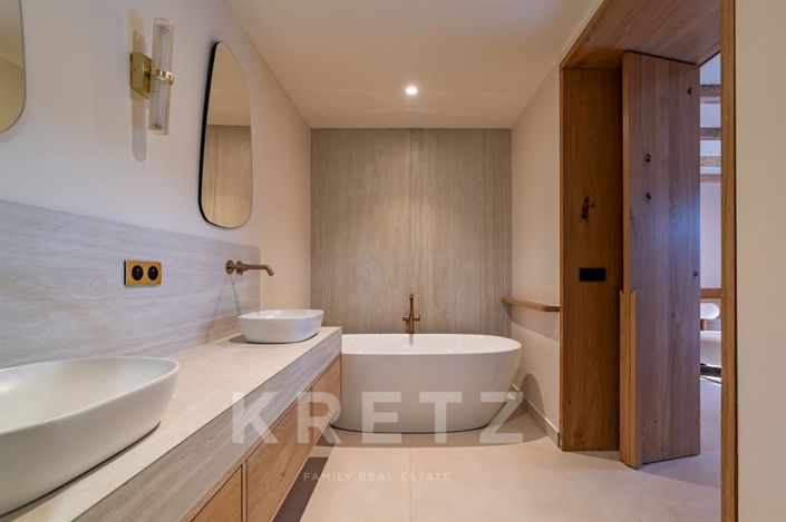 Image No.24-5 Bed House for sale