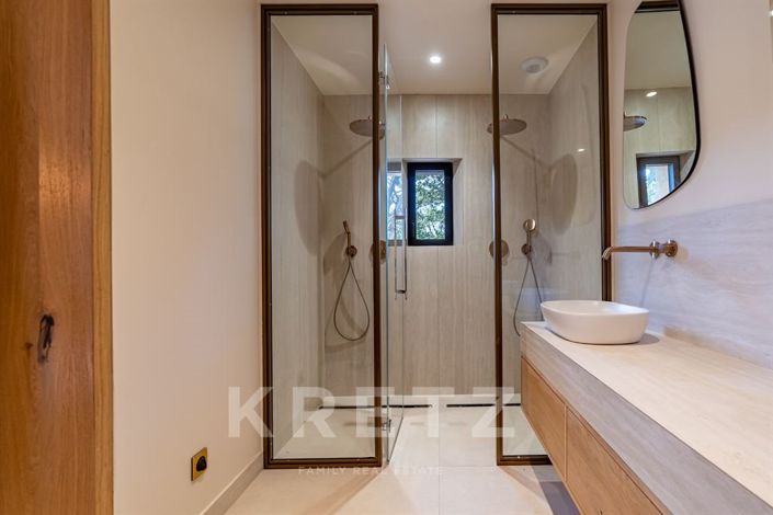 Image No.25-5 Bed House for sale