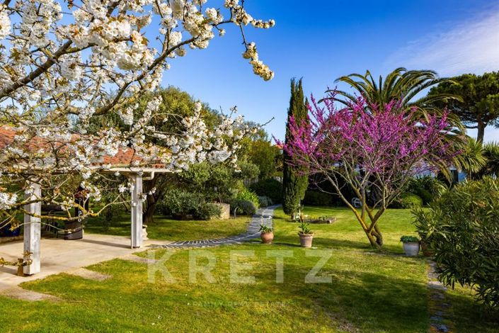 Image No.14-5 Bed Property for sale