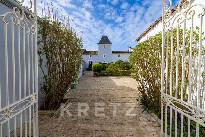 Image No.2-5 Bed Property for sale