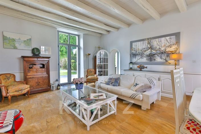 Image No.5-5 Bed Property for sale