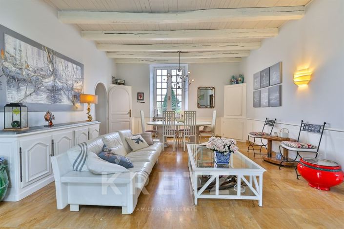Image No.7-5 Bed House for sale