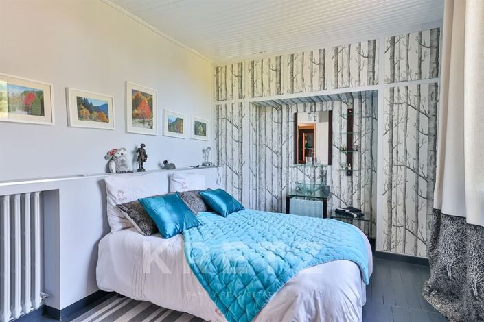 Image No.9-5 Bed Property for sale