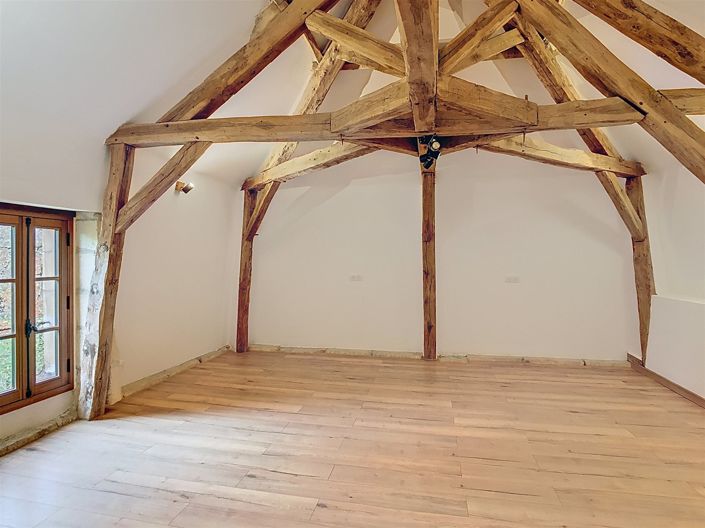 Image No.17-5 Bed House for sale