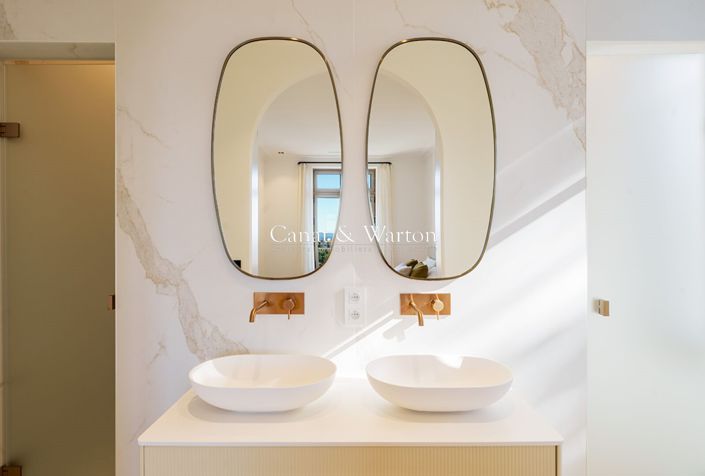 Image No.13-6 Bed Property for sale