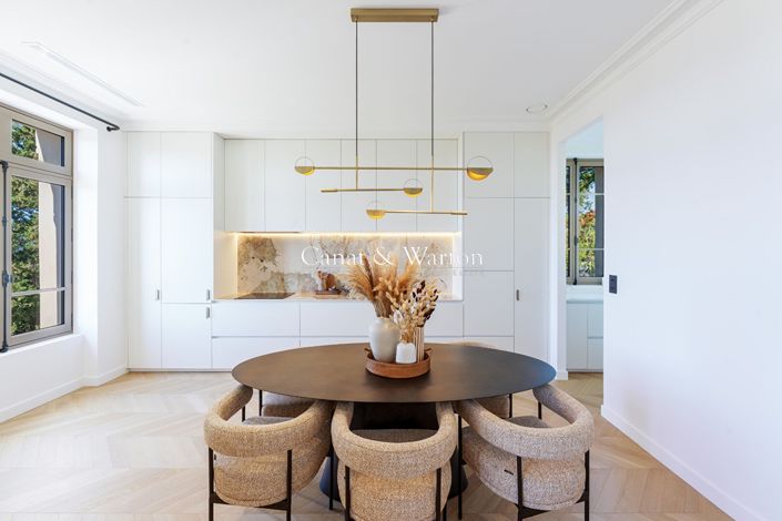 Image No.9-6 Bed Property for sale