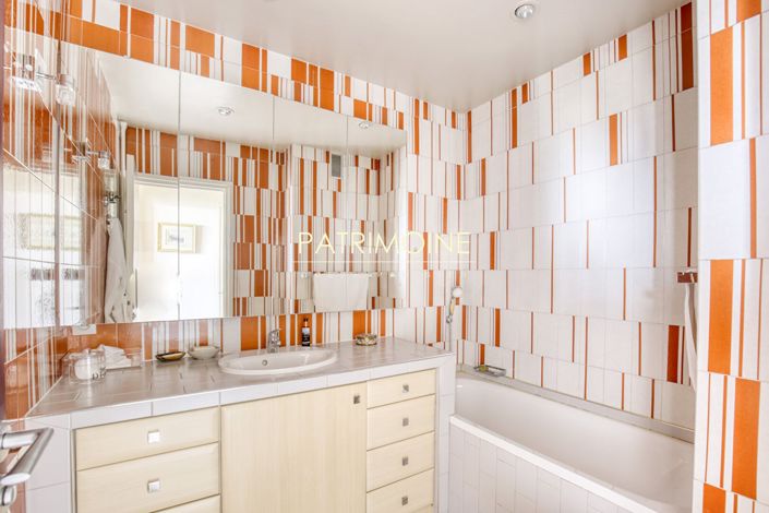 Image No.11-3 Bed Apartment for sale