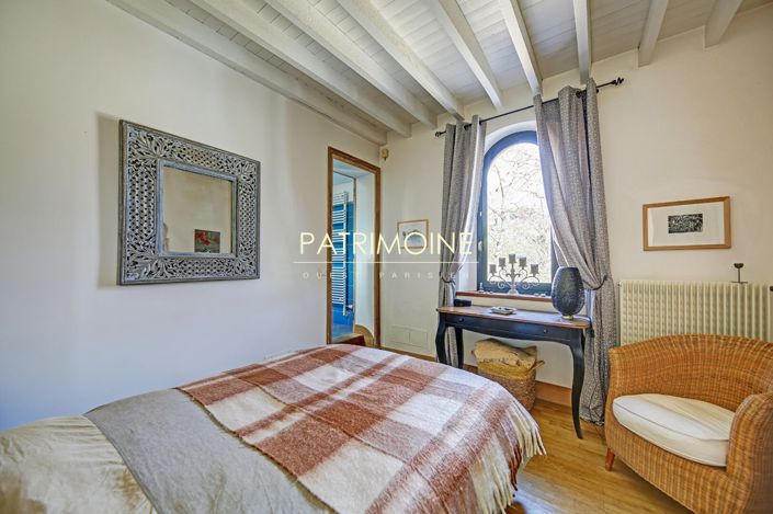 Image No.12-4 Bed Property for sale