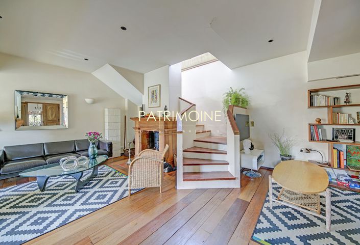 Image No.6-4 Bed Property for sale