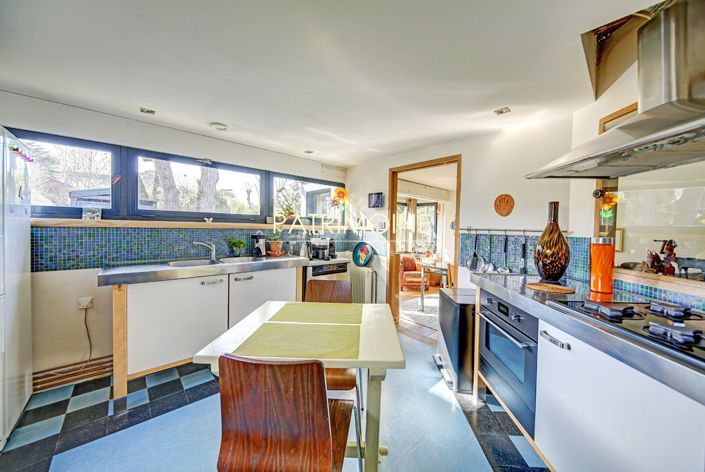 Image No.9-4 Bed Property for sale