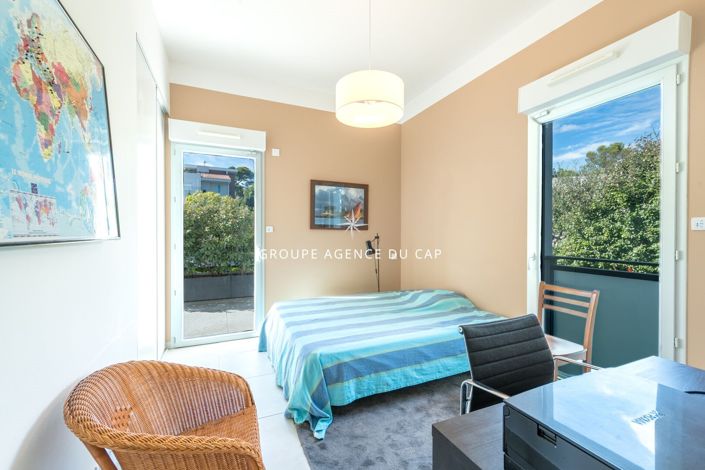 Image No.8-3 Bed Apartment for sale