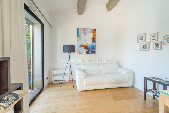 Image No.15-4 Bed Property for sale