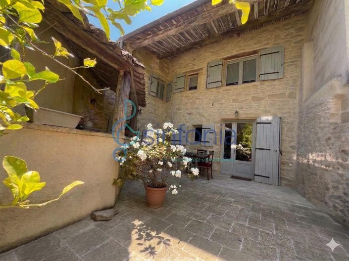 Image No.2-Maison de 4 chambres à vendre à Uzès