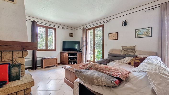 Image No.11-3 Bed House for sale