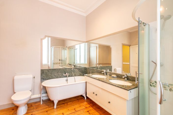 Image No.12-4 Bed House for sale