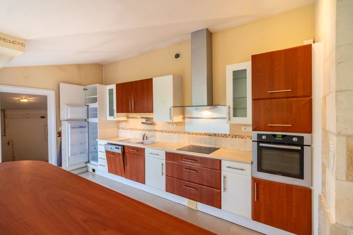 Image No.2-4 Bed House for sale