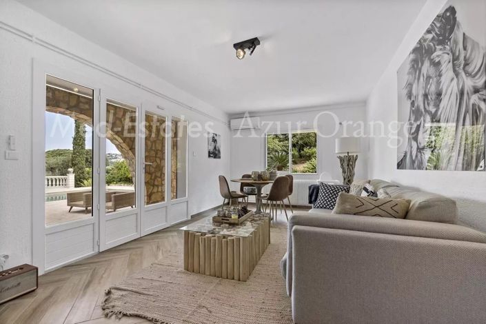 Image No.10-5 Bed House for sale