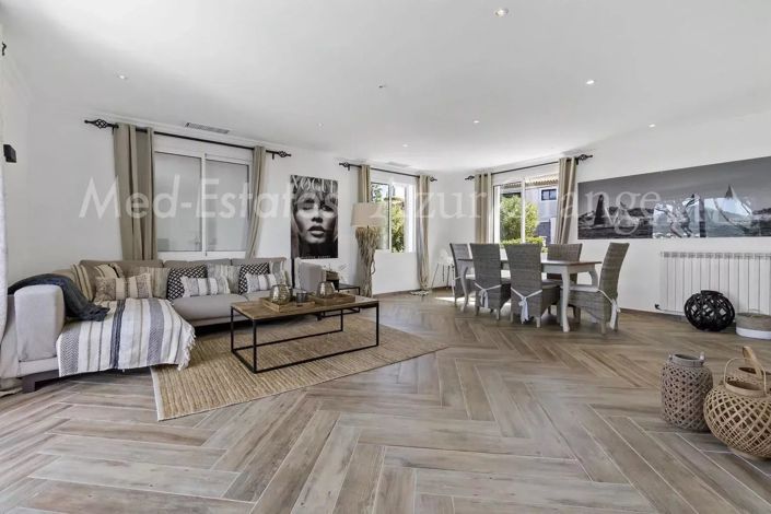 Image No.6-5 Bed House for sale