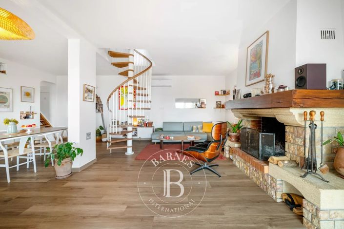 Image No.4-House for sale