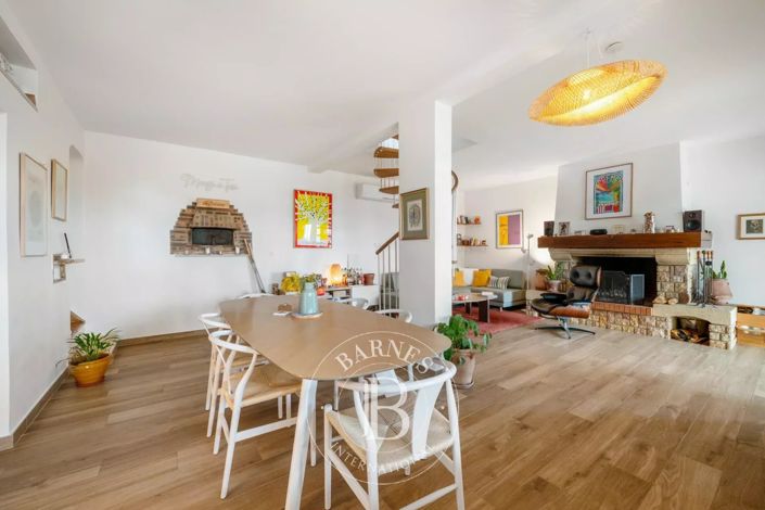 Image No.8-House for sale