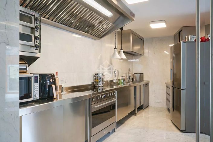 Image No.10-3 Bed House for sale