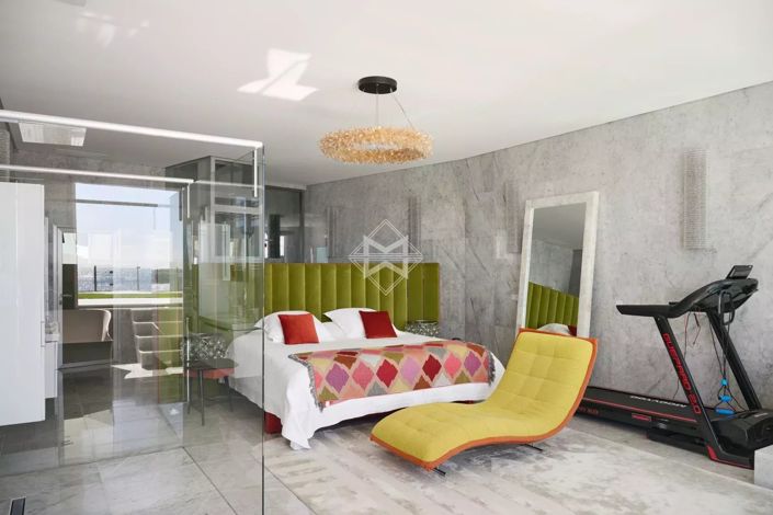 Image No.11-3 Bed House for sale