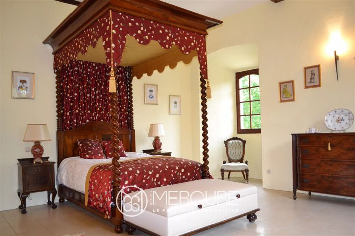 Image No.9-6 Bed House for sale