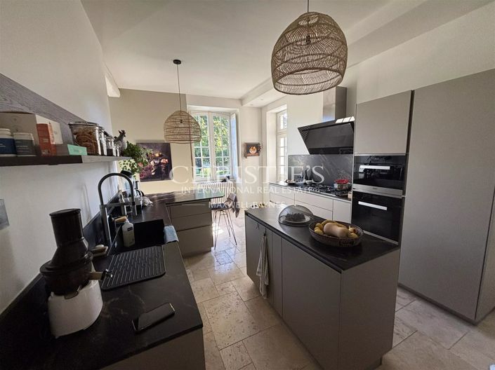 Image No.17-16 Bed House for sale