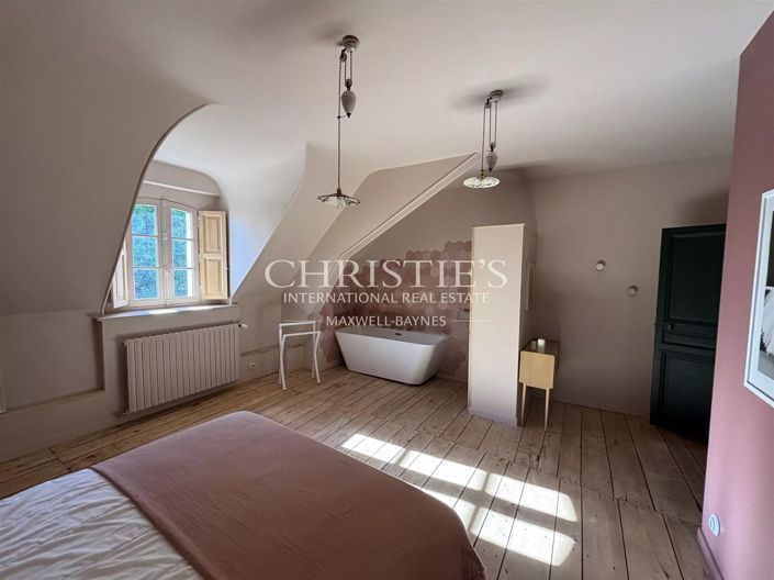 Image No.26-16 Bed House for sale