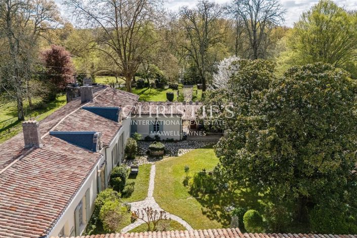 Image No.3-Propriété de 11 chambres à vendre à Bordeaux
