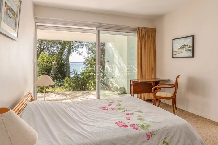 Image No.7-6 Bed House for sale