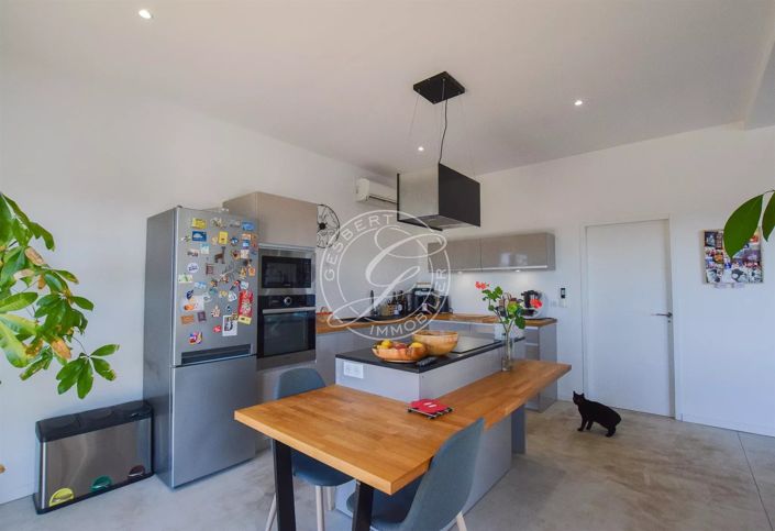 Image No.12-5 Bed House for sale