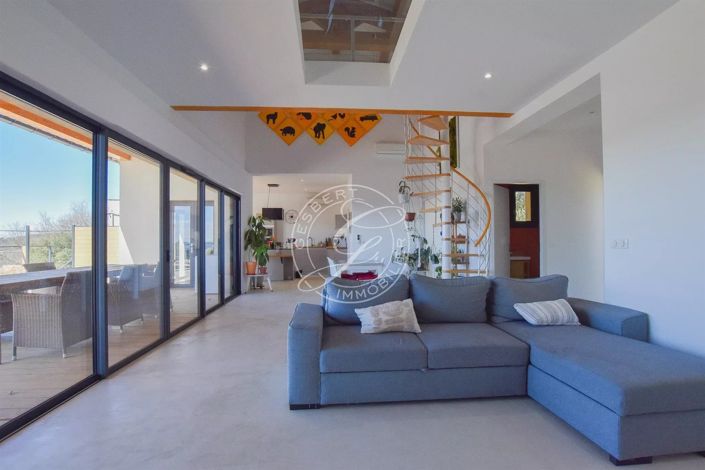 Image No.16-5 Bed House for sale