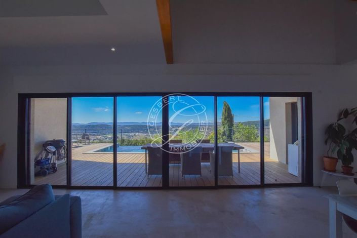 Image No.17-5 Bed House for sale