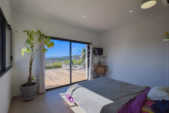 Image No.21-5 Bed House for sale