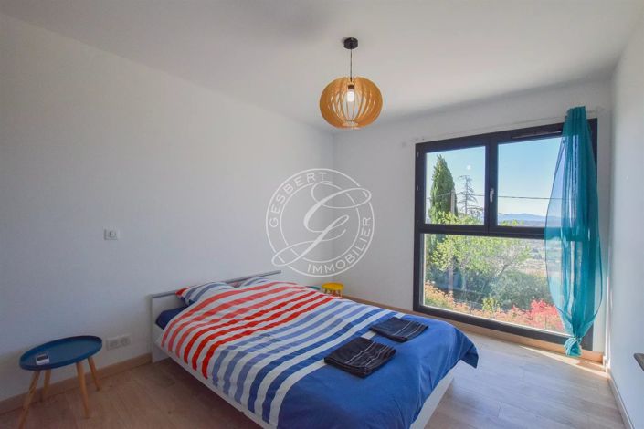 Image No.32-5 Bed House for sale