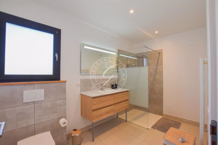 Image No.33-5 Bed House for sale