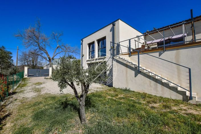 Image No.38-5 Bed House for sale