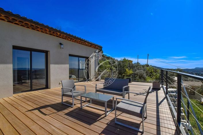 Image No.8-5 Bed House for sale