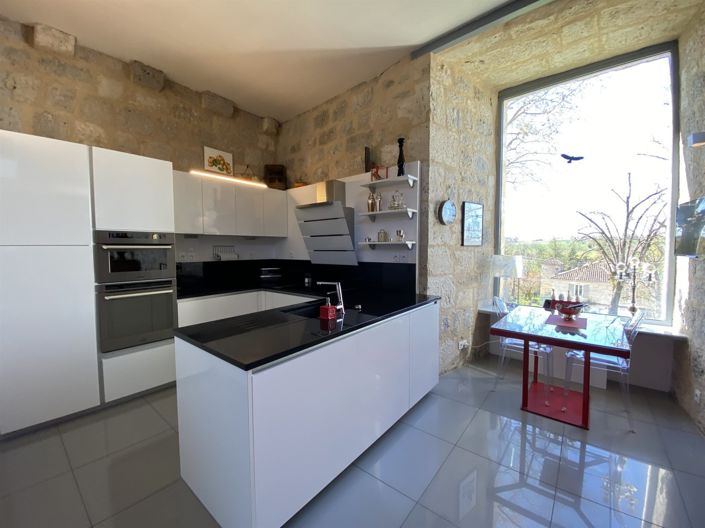 Image No.11-4 Bed Property for sale