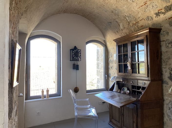 Image No.12-4 Bed Property for sale