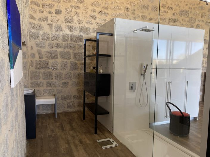 Image No.16-4 Bed Property for sale